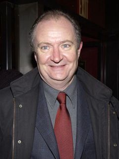 Foto de Jim Broadbent