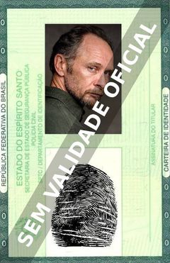 Imagem hipotética representando a carteira de identidade de Brett Rickaby