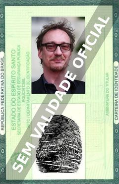 Imagem hipotética representando a carteira de identidade de David Thewlis