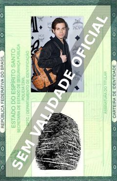 Imagem hipotética representando a carteira de identidade de Jake T. Austin