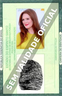 Imagem hipotética representando a carteira de identidade de Julianne Moore
