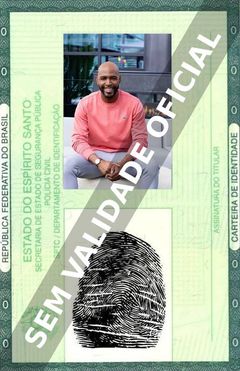 Imagem hipotética representando a carteira de identidade de Karamo Brown