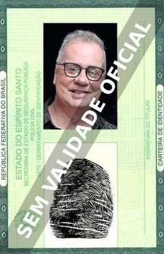 Imagem hipotética representando a carteira de identidade de Luiz Fernando Guimarães