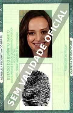 Imagem hipotética representando a carteira de identidade de Marcella Valente