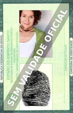 Imagem hipotética representando a carteira de identidade de Maura M. Knowles