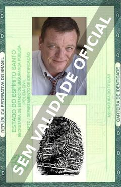 Imagem hipotética representando a carteira de identidade de Raymond O'Connor