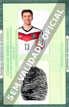 Imagem hipotética representando a carteira de identidade de Thomas Müller